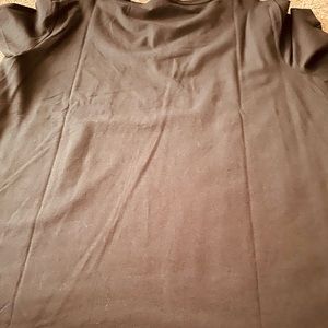 NWOT - New Women’s Black V-Neck Size 2x Short Sleeve T-Shirt